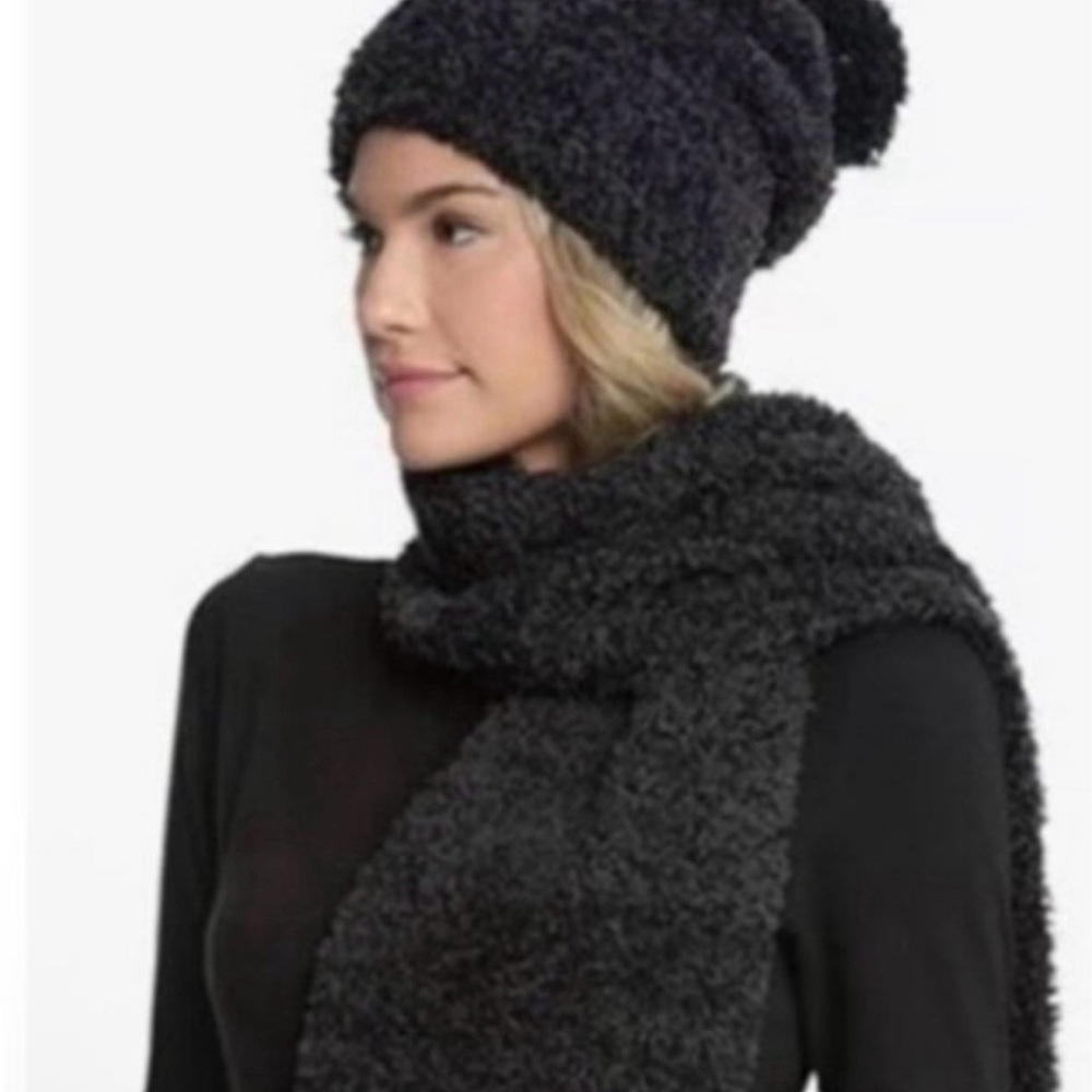 NWT Barefoot Dreams Pompom Beanie & Scarf Set In He-Expresso/cocoa